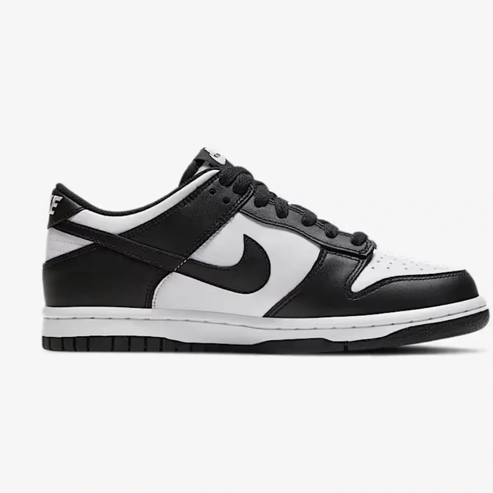Nike Black and White Sneakers Classic Dunk Style - Picture 2 of 8